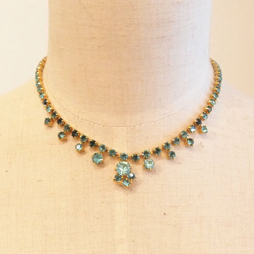 アクアカラークリスタル　ネックレス