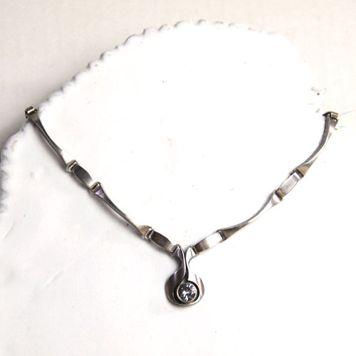 STEN AND LAINE シルバークリスタルネックレス