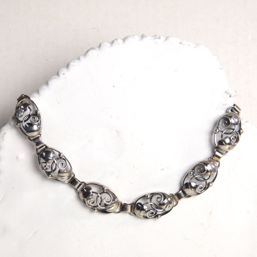 ERIK JUUL BUSCH デンマーク クラシカル　リーフネックレス