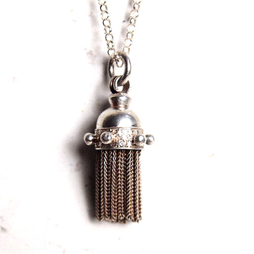 ヴィクトリアンシルバー タッセル ペンダント