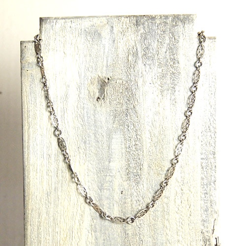 アール&クラフト　シルバー　透かし彫りチェーン