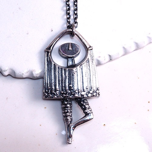 JORMA LAINE ヨルマレイン シルバーカラーブロンズ ダンサーネックレス