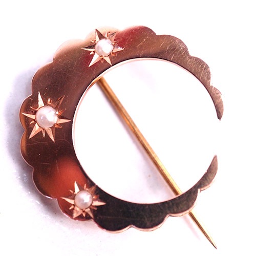 18金　シードパール　フレンチ　クレセントムーン　ブローチ