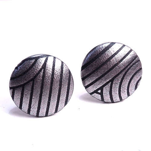 CHARLES JOURDAN　シャルルジョルダン　レザーイヤリング