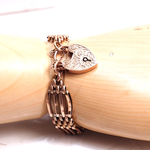 イギリスアンティーク 9金 ハートのパドロックブレスレット カーブ