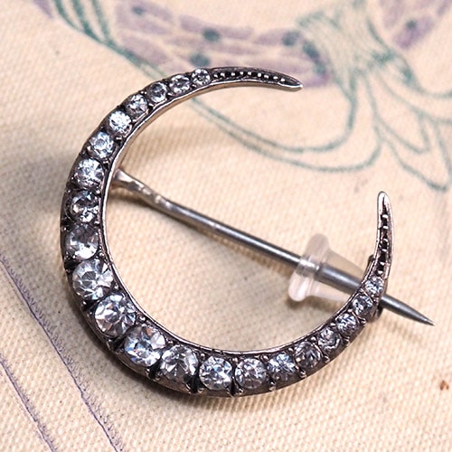 シルバー ペースト クレセントムーンブローチ(2,4cm)