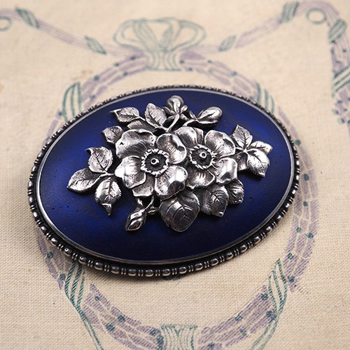 シルバー＆ブルーエナメル　フラワーブローチ