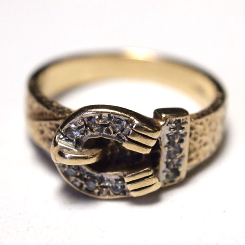 9金 クリスタル 蹄鉄のベルトバックルリング