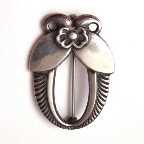 ジョージ・ジェンセン　フラワーエイコーン　ブローチ