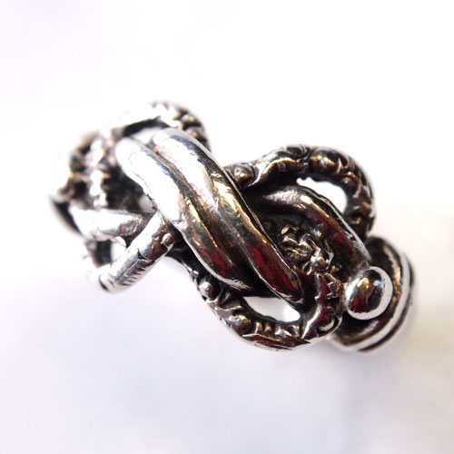 ヴィクトリアンシルバー　エイトノット（八の字結び）リング