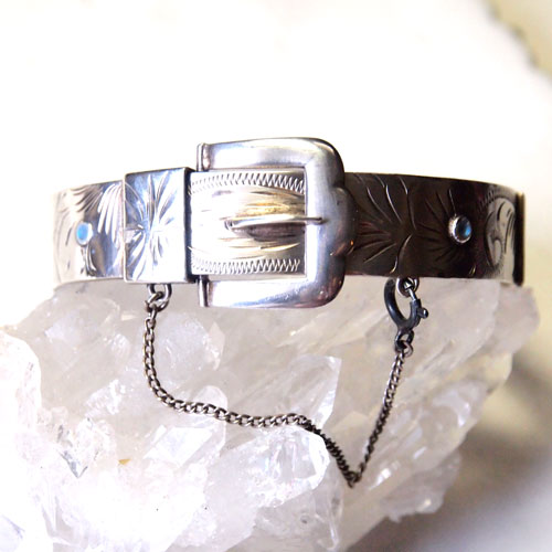 0-シルバーバックルブレスレット