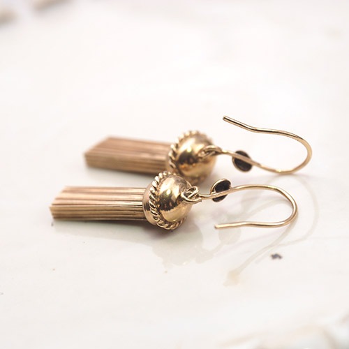 9金　タッセルピアス