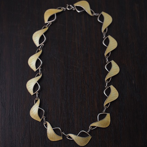 Ivar T. Holth イーヴァーティーホルツ シルバー イエローエナメル ネックレス