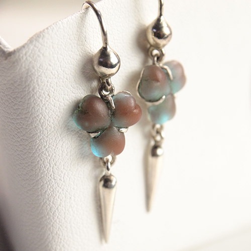 サフィレット　クローバー　シルバーピアス