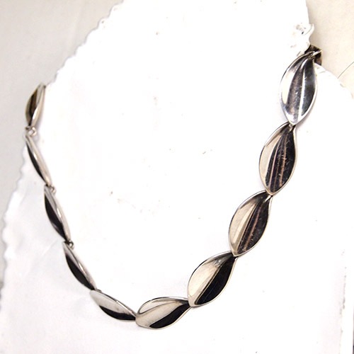 Aarre & Krogh シルバーリーフネックレス