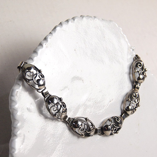 ERIK JUUL BUSCH デンマーク クラシカル　リーフネックレス