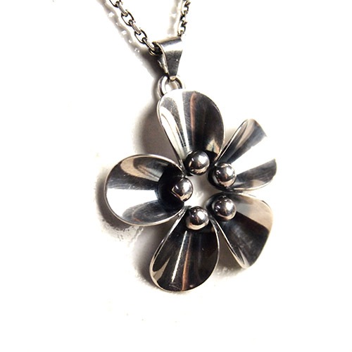 N.E.FROM (N.E.フロム）　デンマーク　フラワーペンダント