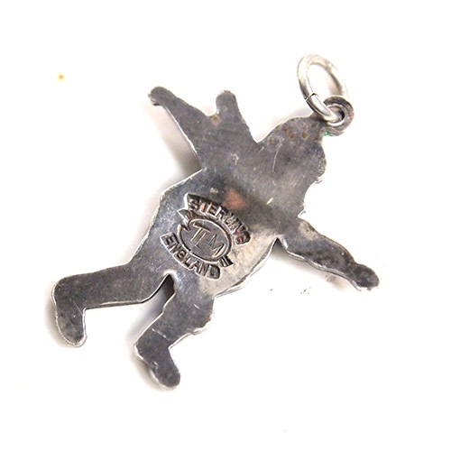 シルバー＆エナメル　冬支度　ペンダント