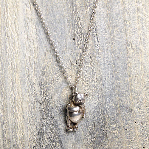 シルバー　Winnie the pooh　チャームペンダント