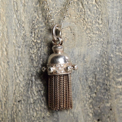 ヴィクトリアンシルバー タッセル ペンダント