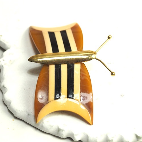 auguste bonaz　オーギュストボナーズ　バタフライブローチ