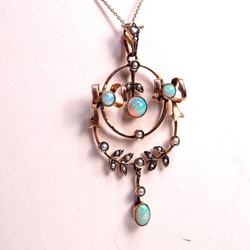 9金 オパール＆シードパール リボン ペンダント 