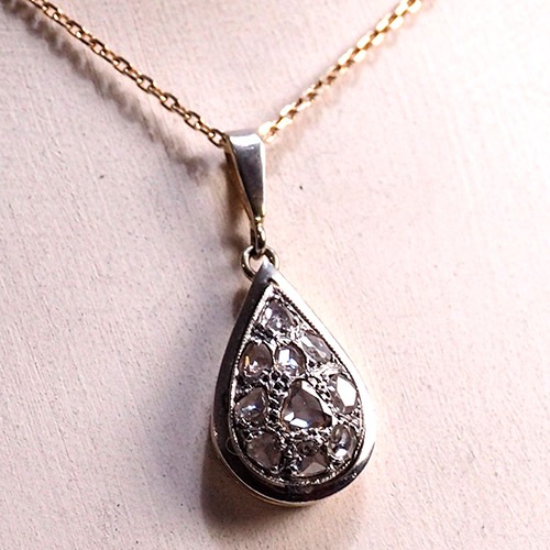 18金　ホワイトゴールド　ローズカットダイヤモンド　ドロップペンダント