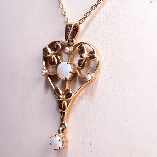 9金　オパール　クローパー＆ハート　ペンダント&チェーン