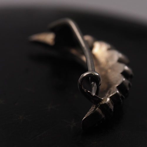 シルバー＆ペースト　三日月ブローチ（2.6cm)