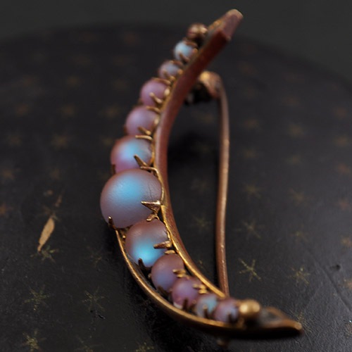 アンティークサフィレット ムーンブローチ