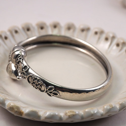 アンティークシルバー ドングリ バングル