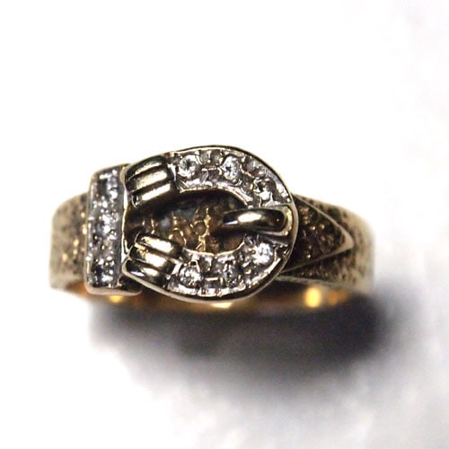 9金 クリスタル 蹄鉄のベルトバックルリング