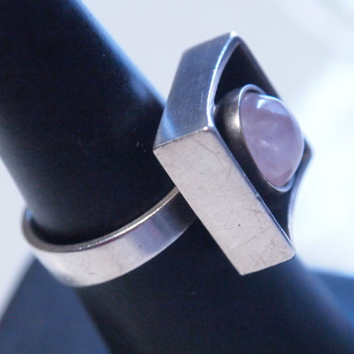 N.E.FROM(N.E.フロム）ローズクォーツスクエアリング