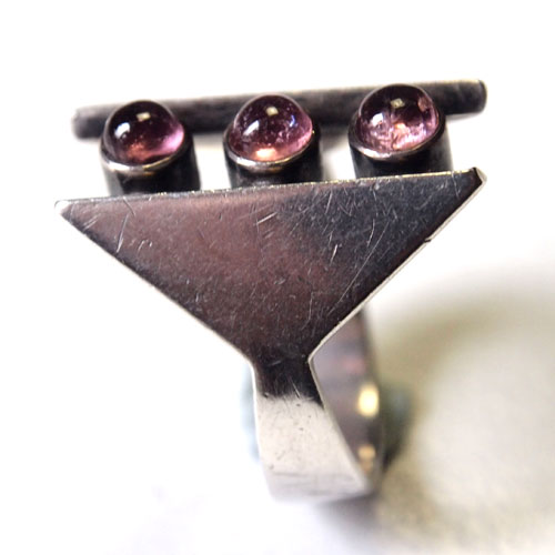 シルバー＆ピンクグラス　トライアングルリング