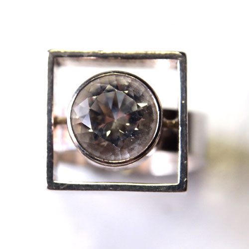 N.E.FROM（N.E フロム）ロッククリスタル　スクエアリング