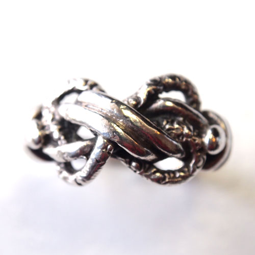 ヴィクトリアンシルバー　エイトノット（八の字結び）リング