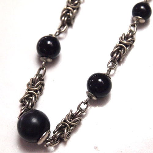 JACOB BENGEL ベンゲル　ブラックガラリス＆クロームネックレス（ツイスト）