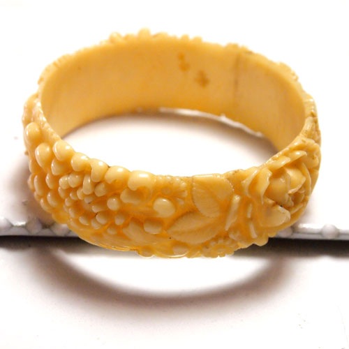 セルロイド　象と花のアイボリーバングル