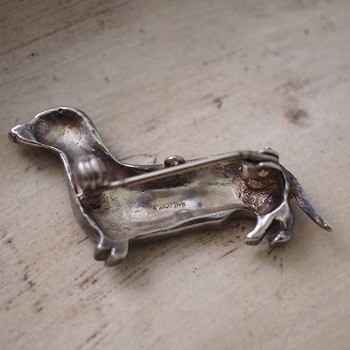 シルバー　マーカサイト　ダックスフンドブローチ