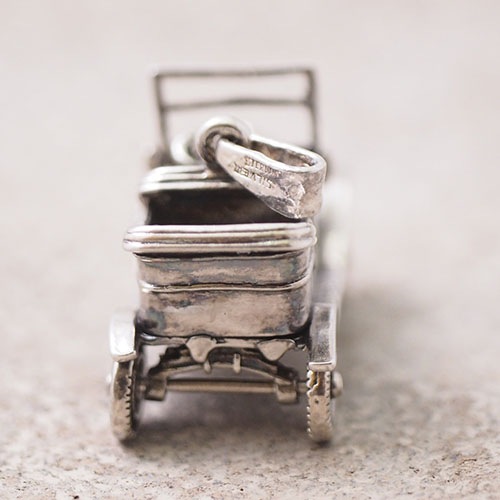 シルバー　T型フォード　ミニチュアペンダント　