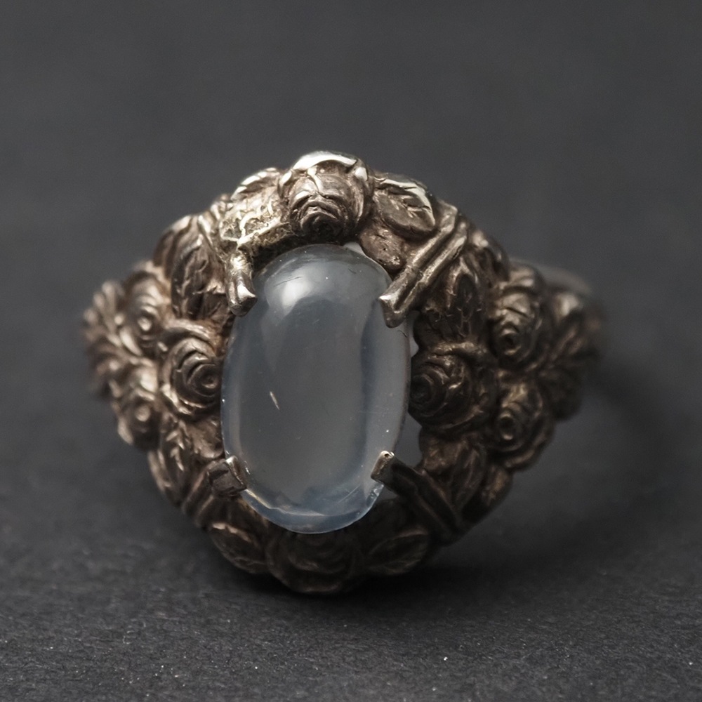 アールデコ・ローズ ｜ 天然ムーンストーン＆アンティークシルバーリング