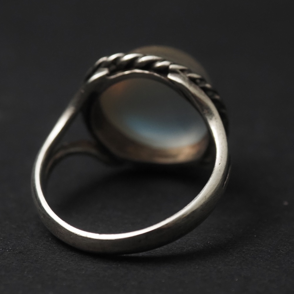 満月の輝き ｜ 天然ムーンストーン ラウンドカボション・シルバーリング