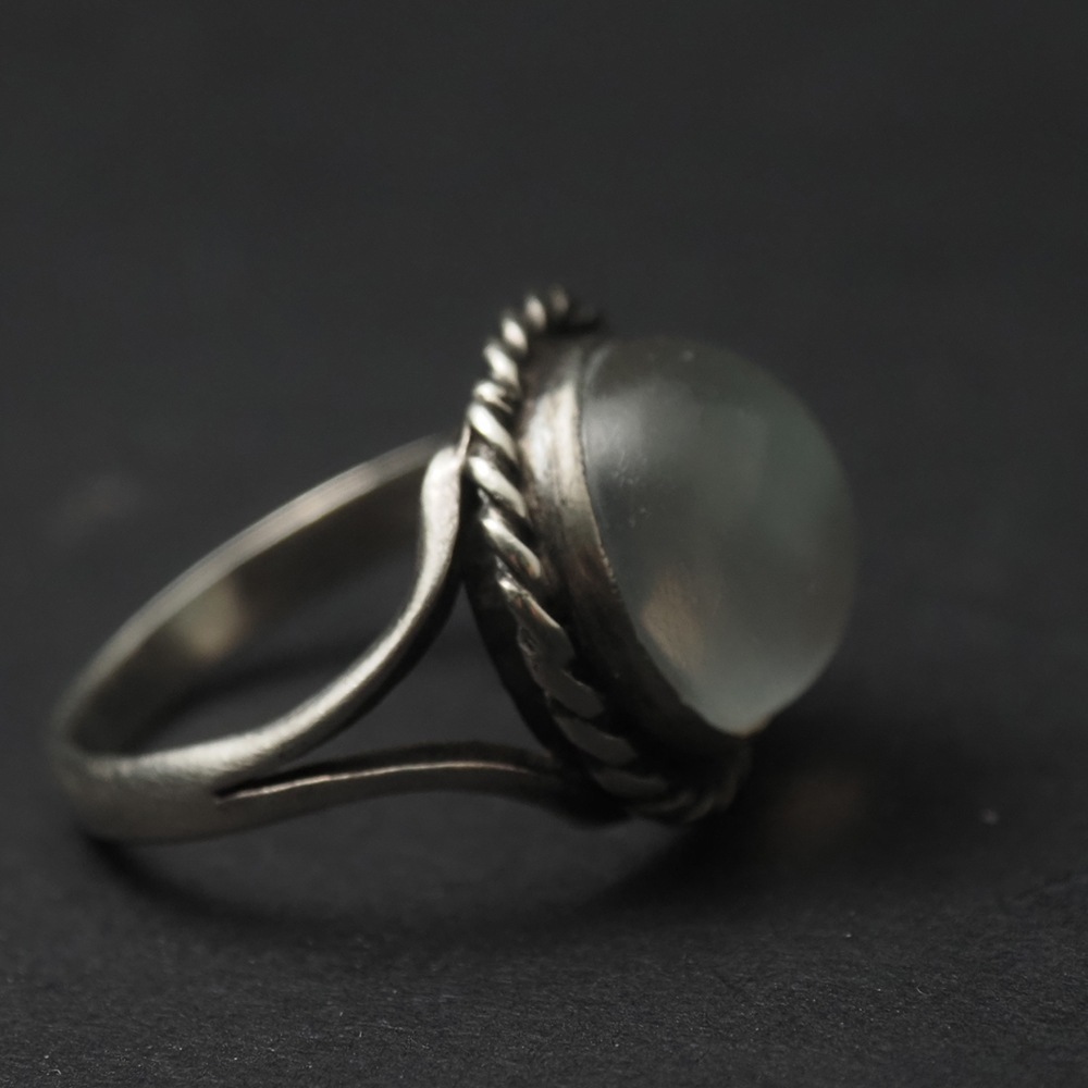 満月の輝き ｜ 天然ムーンストーン ラウンドカボション・シルバーリング