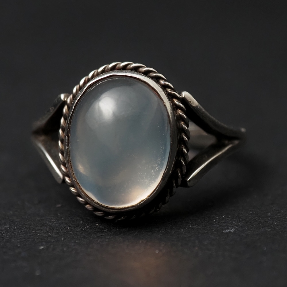 静寂のオーバル | 天然ムーンストーン 銀線細工アンティークシルバーリング