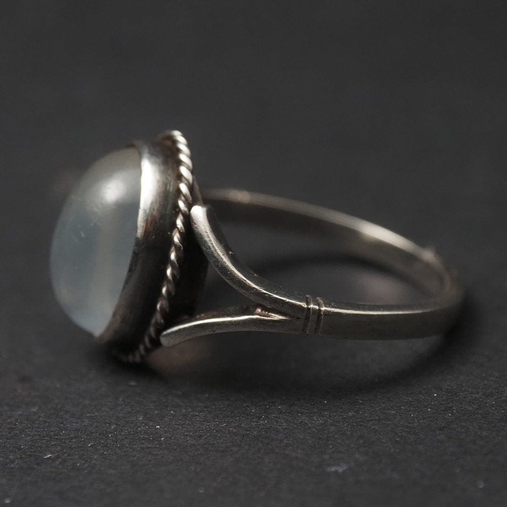 静寂のオーバル | 天然ムーンストーン 銀線細工アンティークシルバーリング