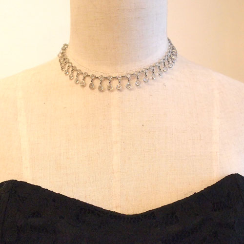 クリスタル＆プラチナム（メタル）　フリンジネックレス