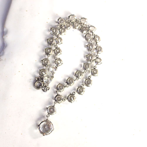 クリスタル＆プラチナム（メタル）ドロップネックレス