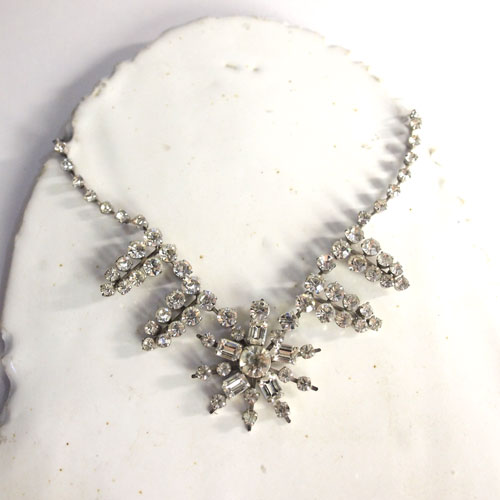 クリスタル　スターデザイン　ネックレス