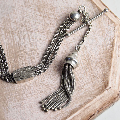 ヴィクトリアン　シルバー　タッセルアルバートチェーン(ショート）