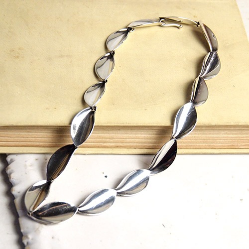 Aarre & Krogh シルバーリーフネックレス